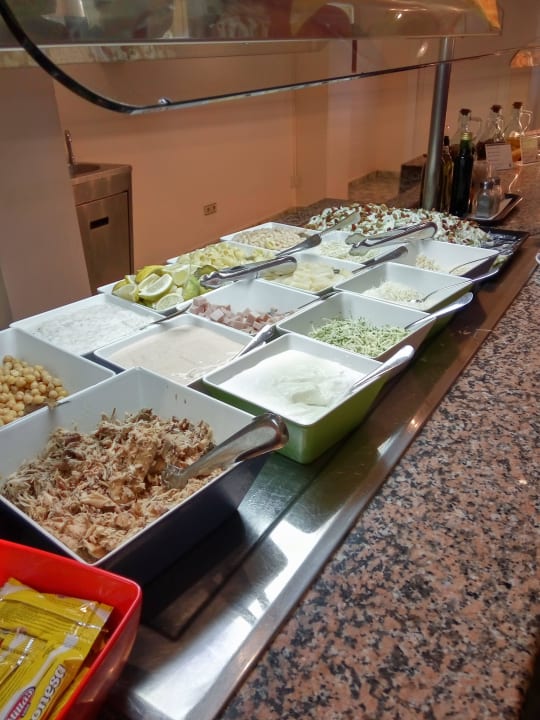 Teil vom Mittagsbuffet Moon Dreams Coral Beach