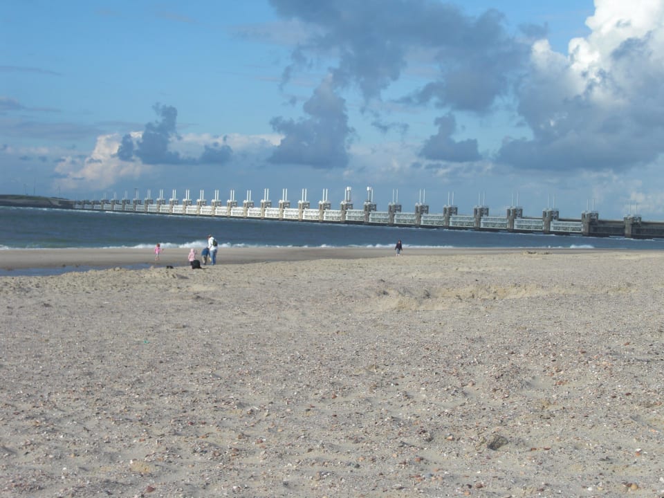 Beschriebener "Brücken-Ausblick" am Strand Roompot Noordzee Residence De Banjaard