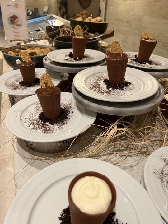 Gastro Acanthus Cennet Barut Collection