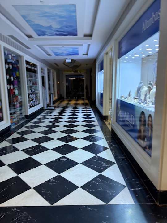 Lobby Azura Deluxe Resort & Spa Hotel