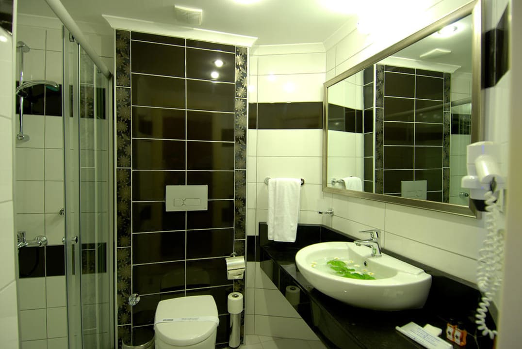 Badezimmer Hatipoglu Beach Hotel