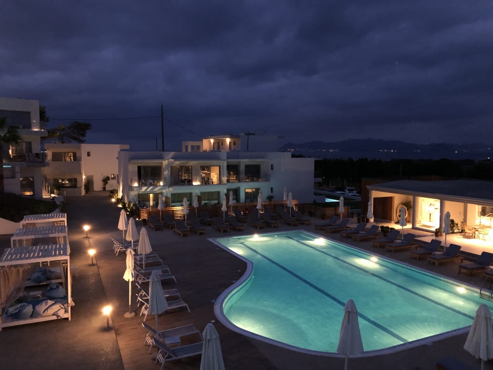 Pool Harmony Crest Resort & Spa