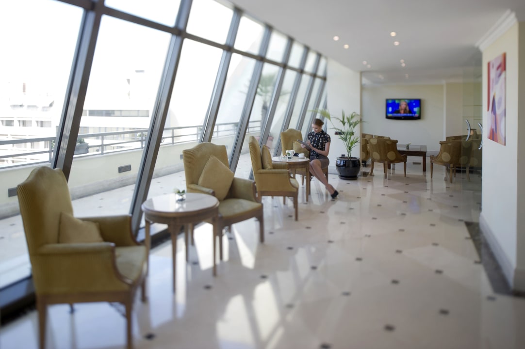 Business Lounge Radisson Blu Hotel, Martinez Beirut