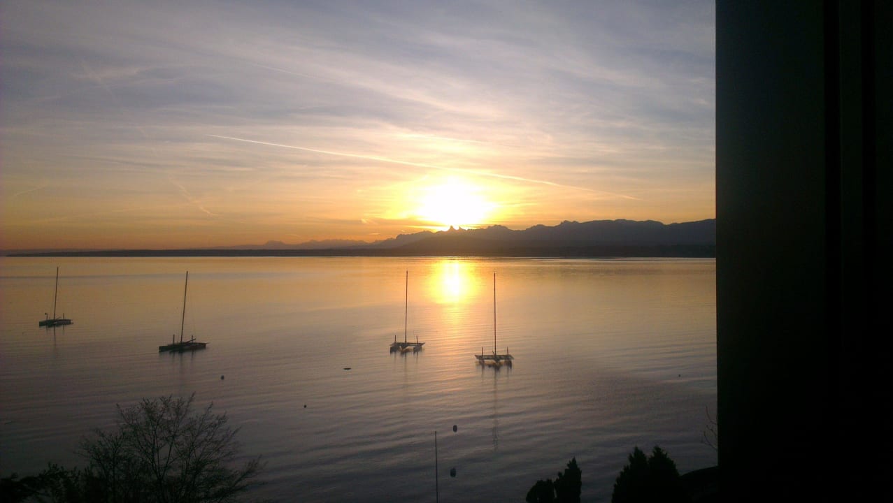 7 am view from window Hotel Lake Geneva