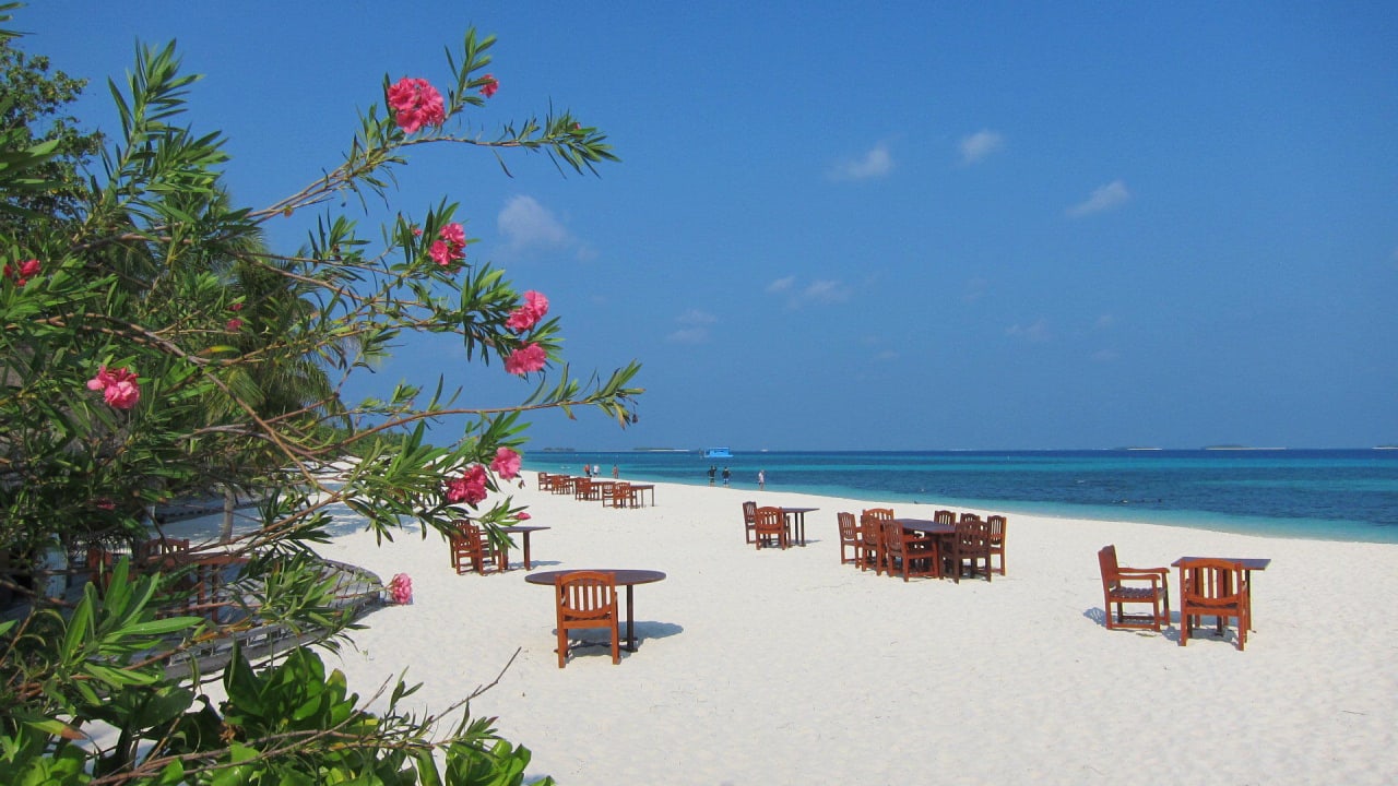 Toll Kuredu Island Resort & Spa