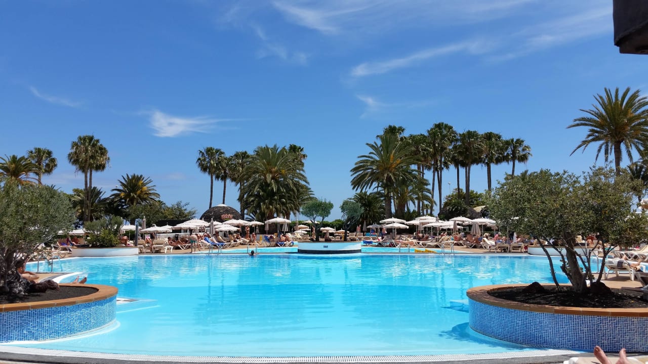 Schöner Pool  Hotel Riu Paraiso Lanzarote