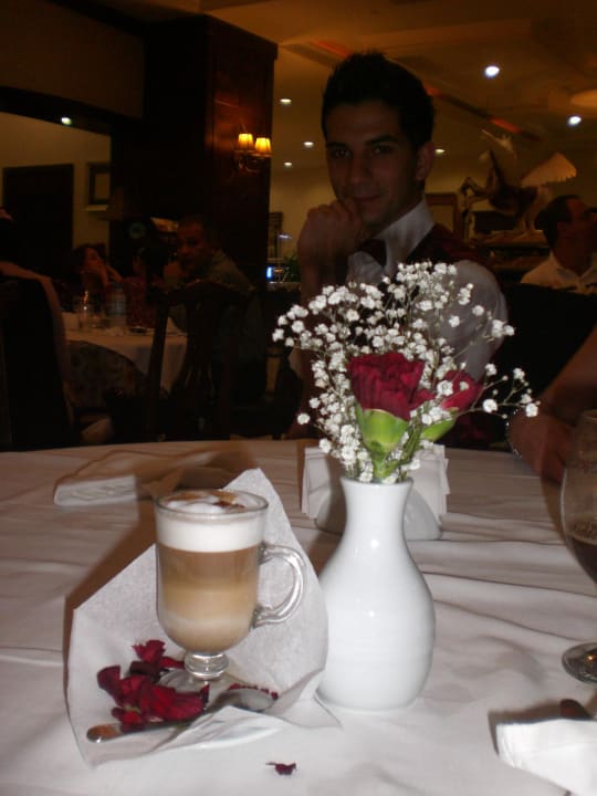 Unser hervorragender Kellner Yusuf! Hotel Delphin Palace