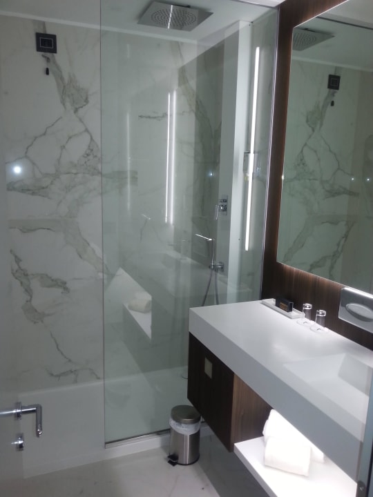 Bad / Dusche Hotel & Spa Wulfenia Kärnten