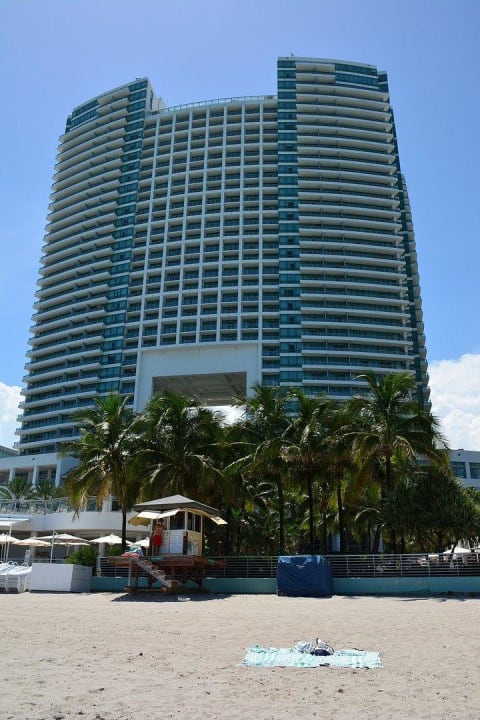 Vom Strand aus Diplomat Resort & Spa Hollywood, Curio Collection by Hilton