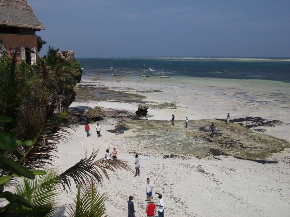 Strand Bahari Beach Hotel