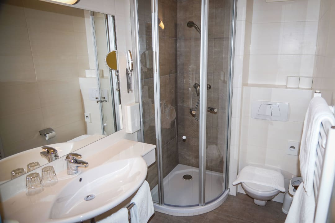 Badezimmer Standard SIMON - das Vitalhotel