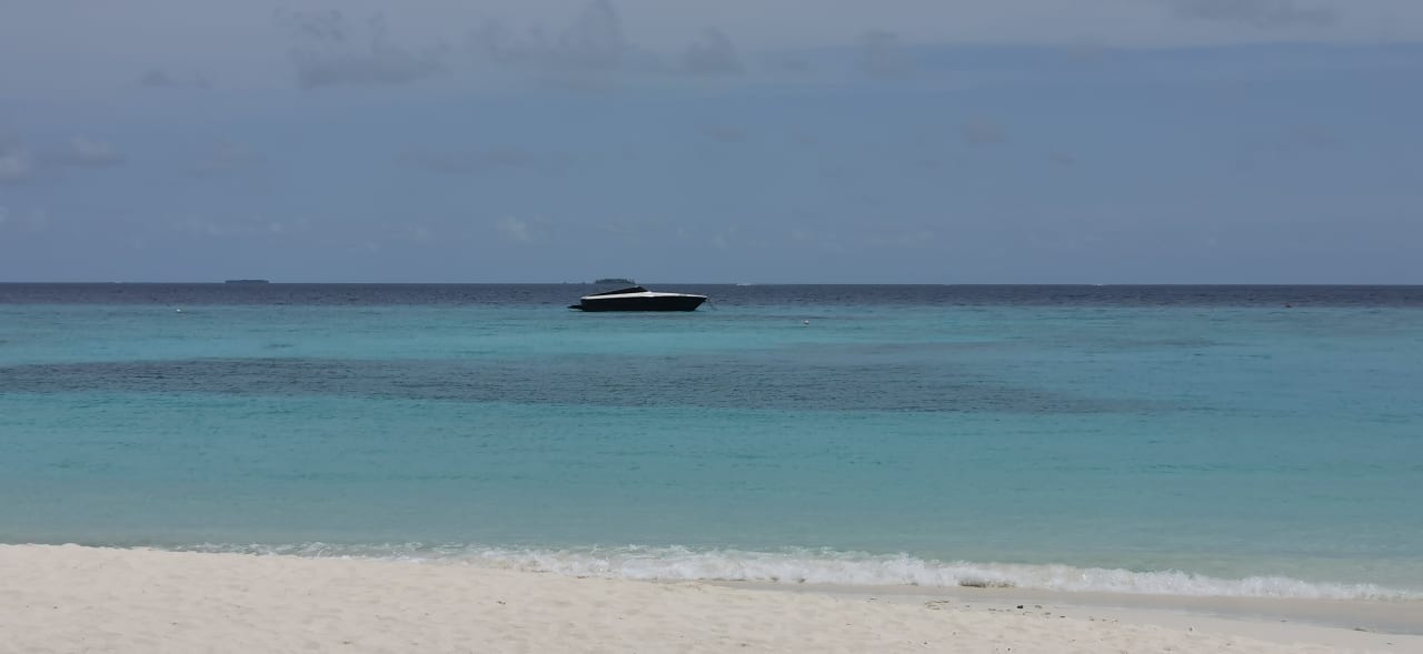 Strand Kuredu Island Resort & Spa