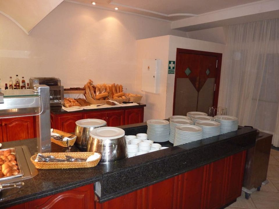 Büffet optisch gut, Essen gut BLUESEA Lagos de Cesar