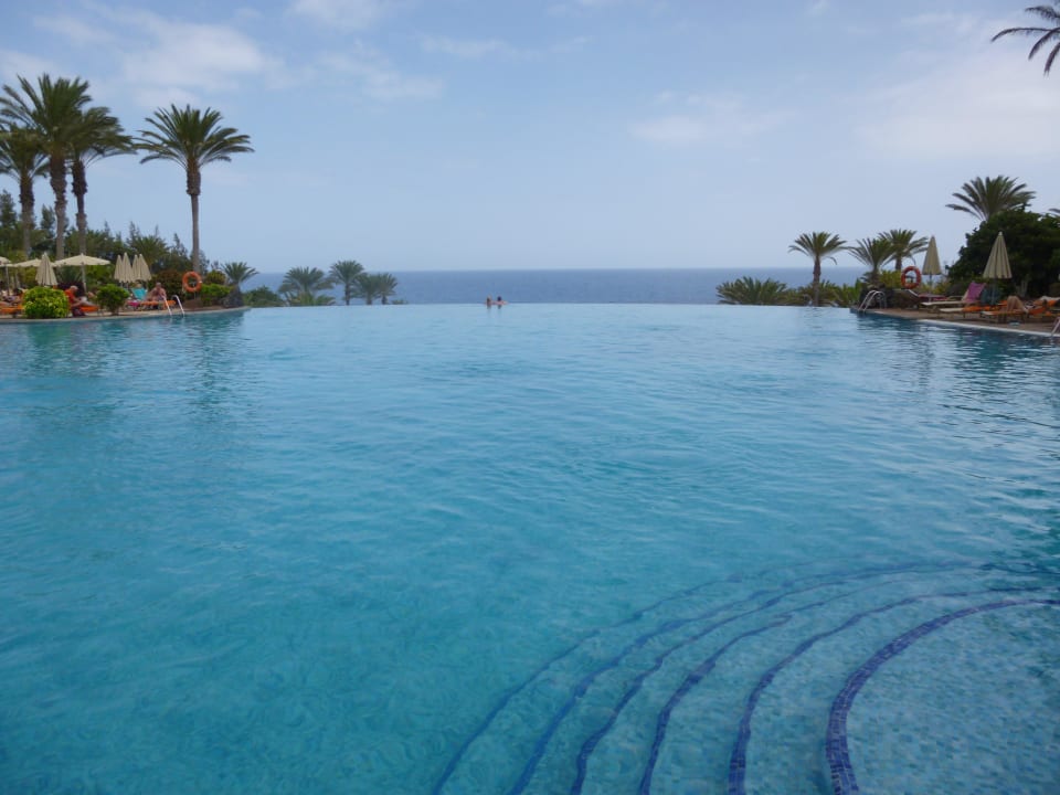 Teil der Poolanlage R2 Rio Calma Hotel & Spa & Conference
