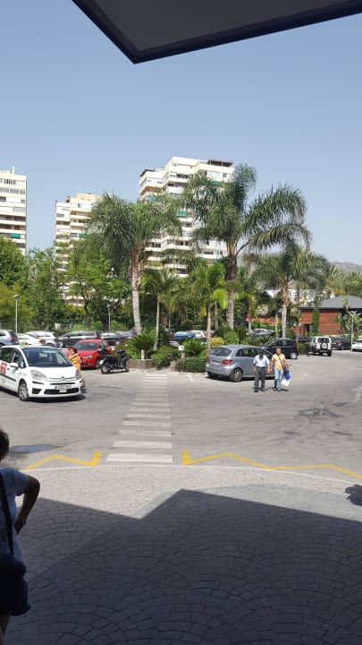 Parkplatz vor dem Hotel Sol Príncipe
