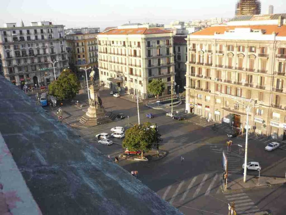 Piazza Garibaldi vorm Hotel B&B Hotel Napoli