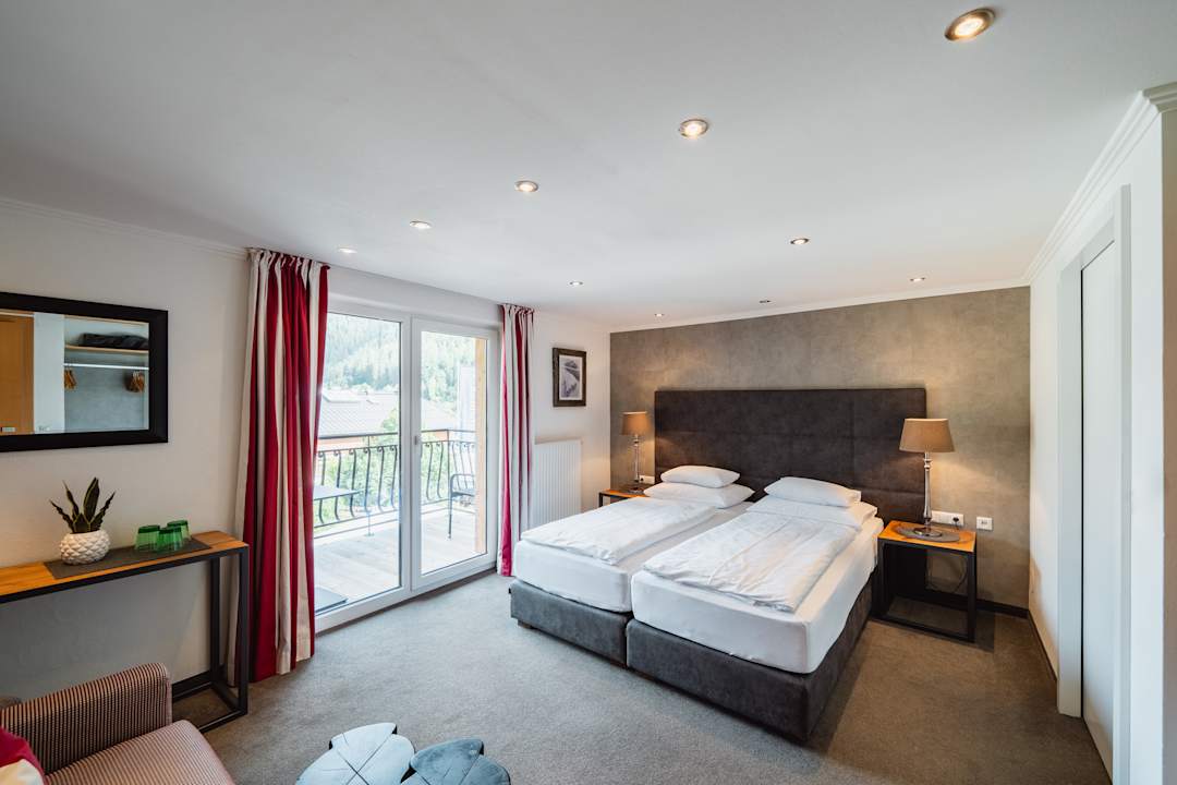 Zimmer Schindler Bed & Food Experience