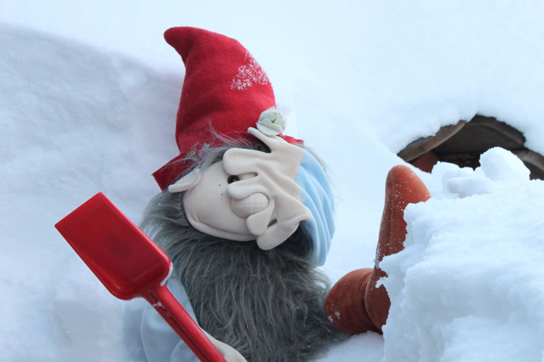 Schneeschaufel gehört dazu!  Der Kleinwalsertaler Rosenhof