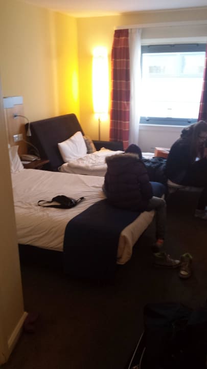 3 Bett Zimmer Holiday Inn Express London Croydon