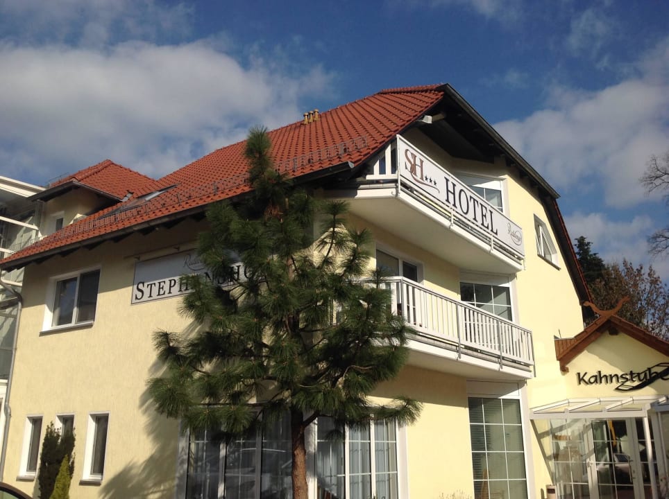 In der ersten Etage unser Balkon mit Kiefer  Spreewaldhotel Stephanshof