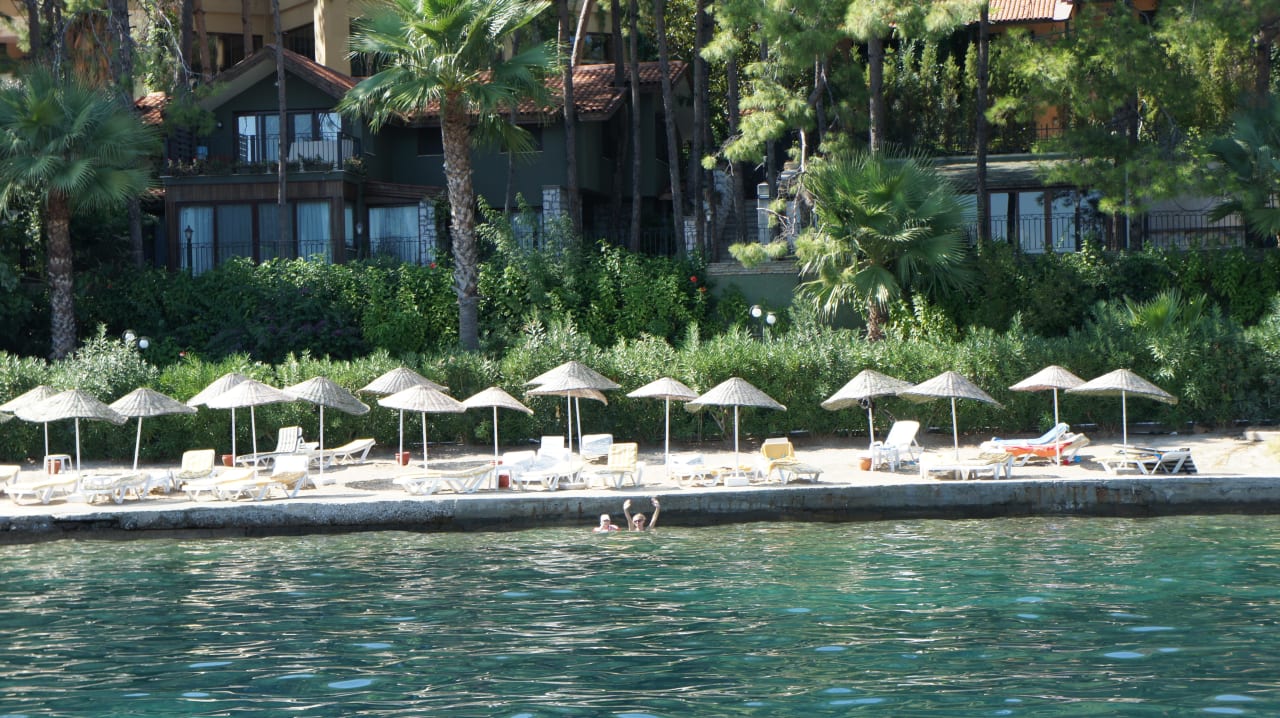Widok na plaże z pomostu Grand Yazici Club Marmaris Palace