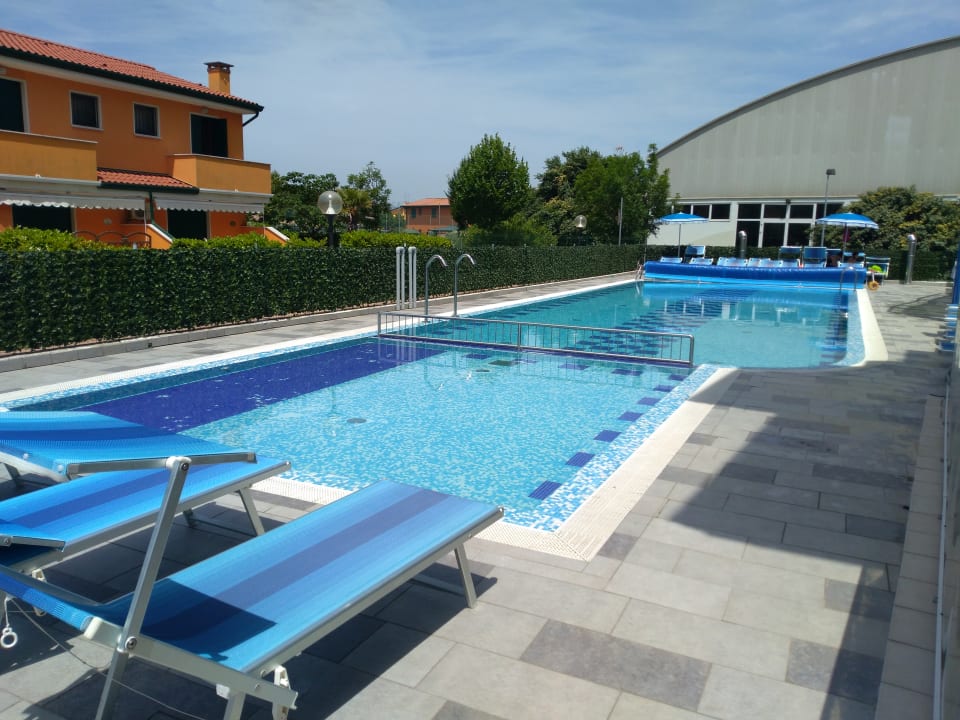 Pool Villaggio Hemingway