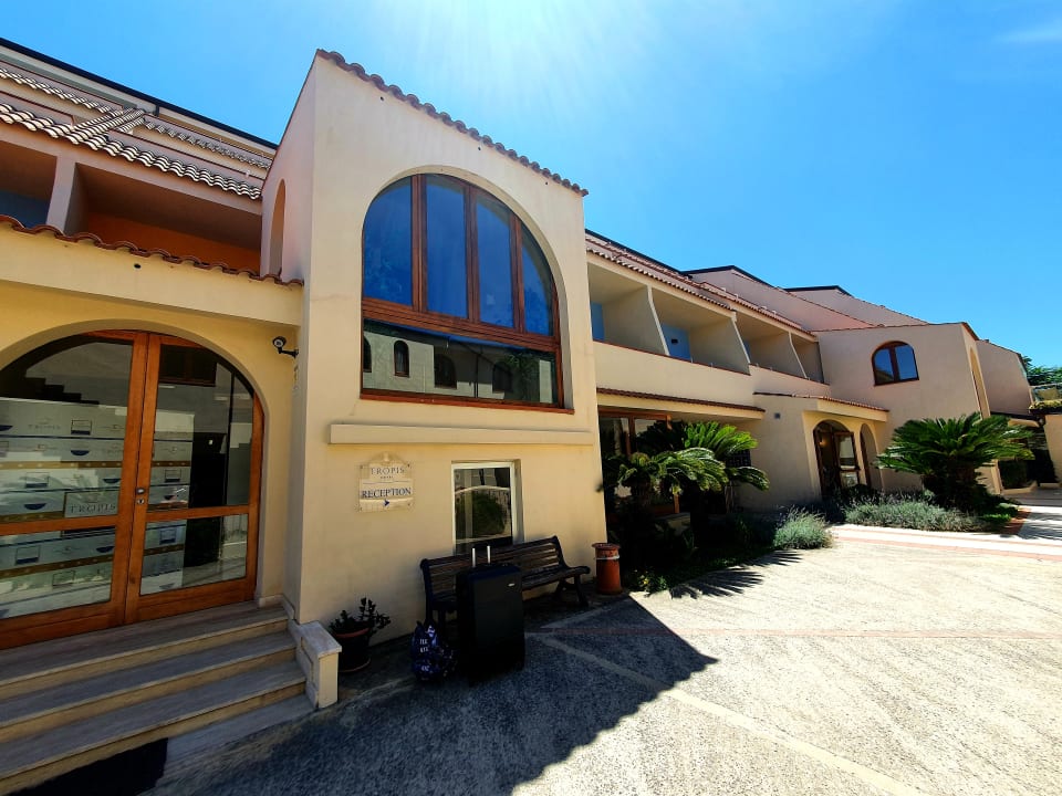 Außenansicht Tropis Hotel