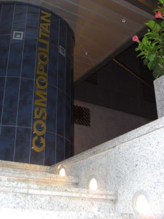 Eingang Hotel Cosmopolitan