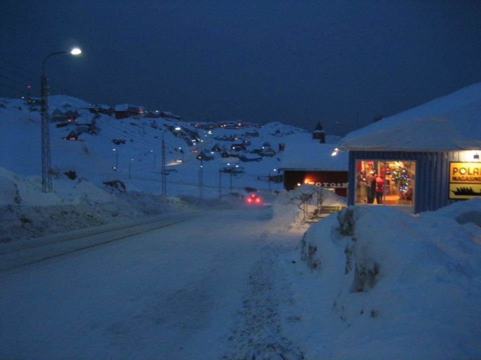 Blick vom Hotel in die Stadt Hotel Sisimiut