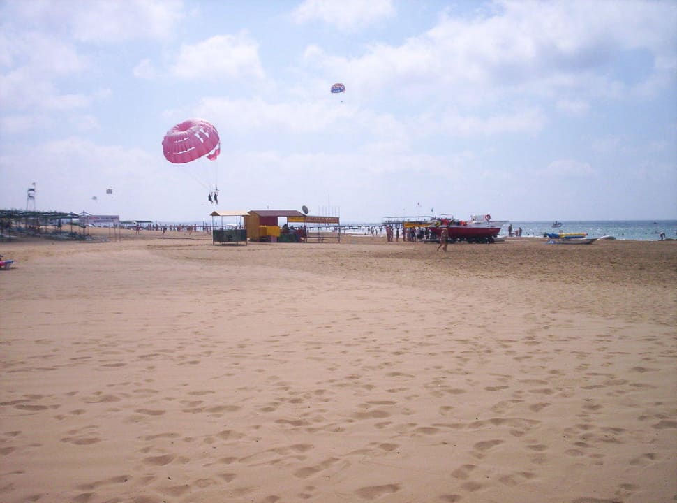 Der Feinsandige Strand Royal Atlantis Beach Hotel