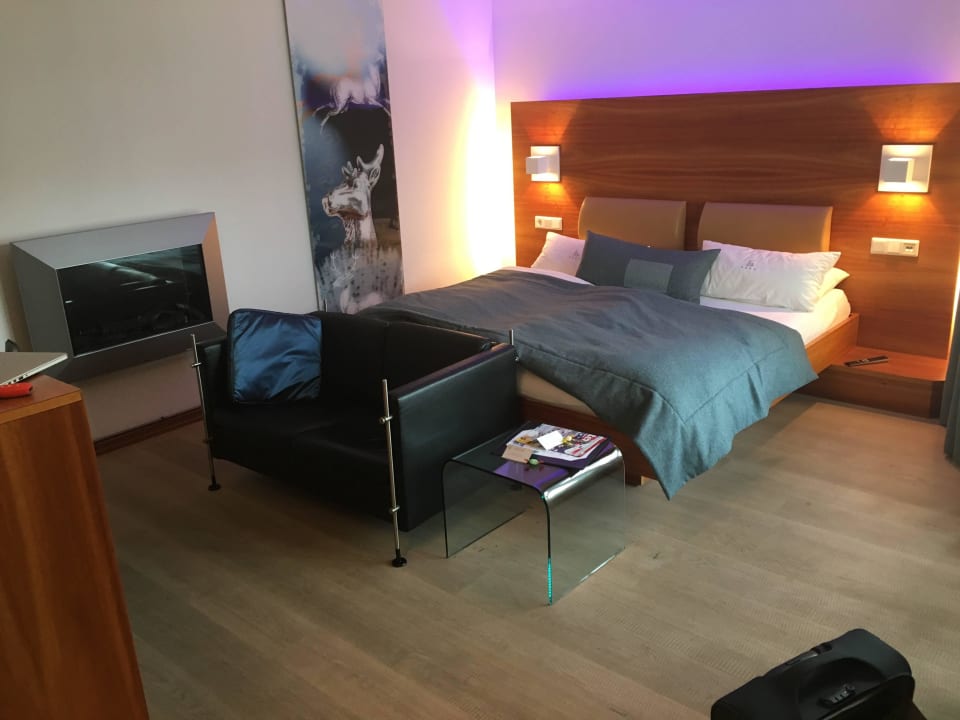 Das Zimmer ist schön eingerichtet hirschen dornbirn  das  boutiquestyle hotel