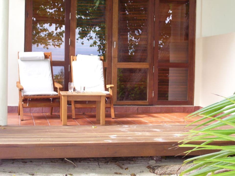 Blick auf die Terrasse Kuramathi Maldives