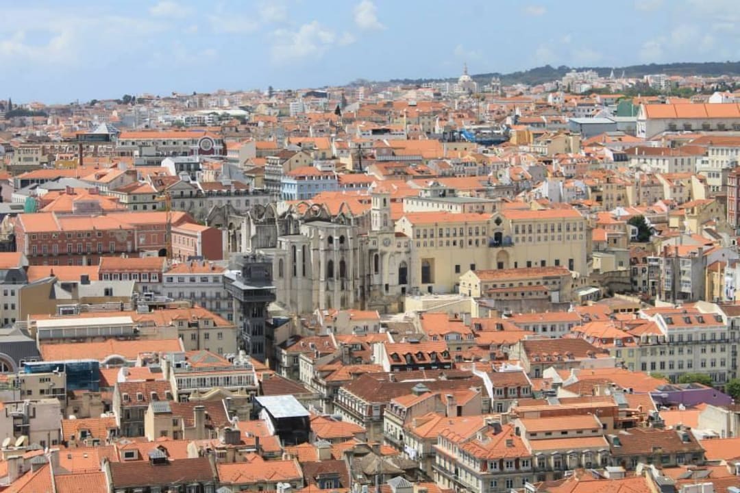 Blick von der Burg Holiday Inn Express & Suites Lisbon - Príncipe Real