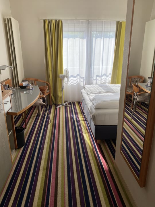 Zimmer H+ Hotel Köln Hürth