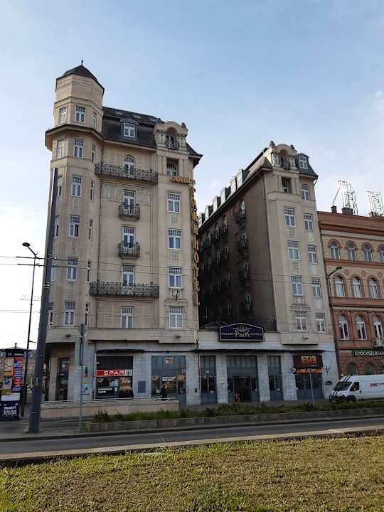 Außenansicht Hotel Golden Park Budapest