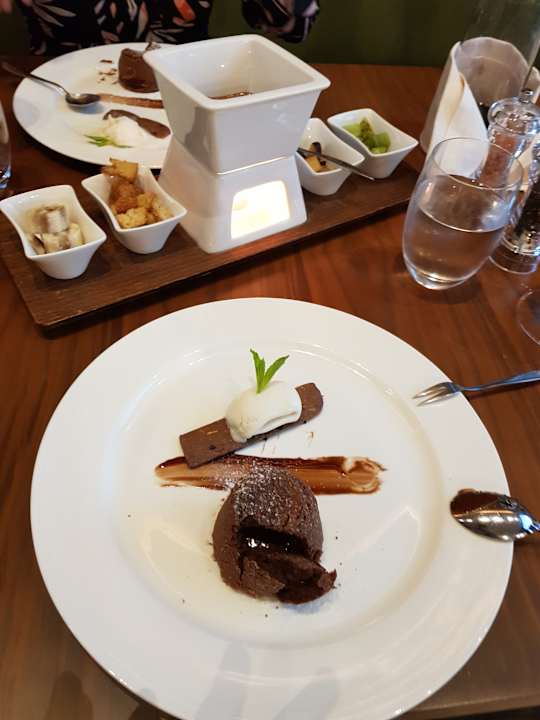 Gastro Acanthus Cennet Barut Collection