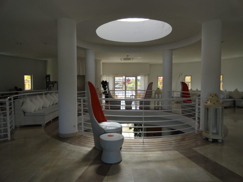 Internetecke und Sitzbereich NH Marina Portimão Resort