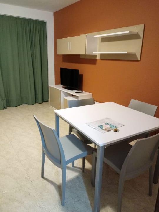 Zimmer California Apartments