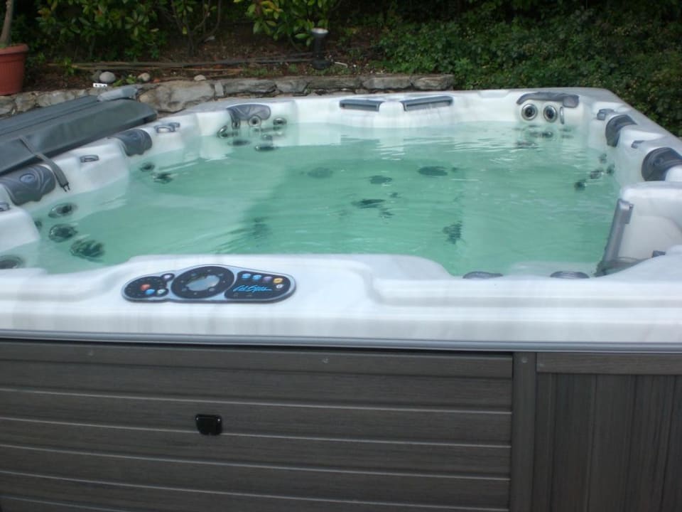 Neuer Whirlpool  Ambienthotel PrimaLuna