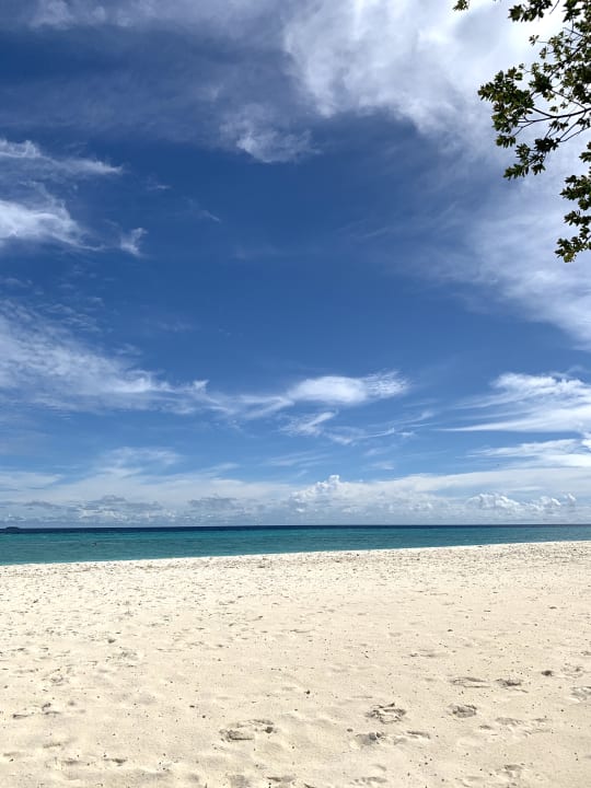 Strand Kuredu Island Resort & Spa