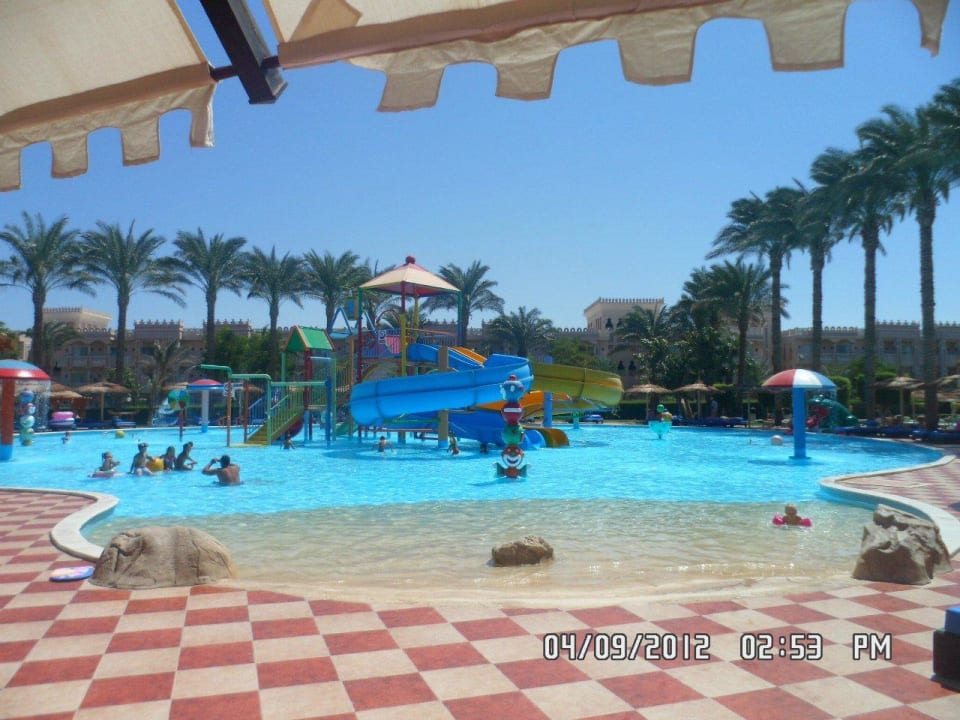 Детский бассейн с аквапарком Beach Albatros Resort