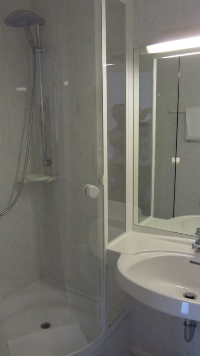 Bad 1 Atrium Hotel Amadeus