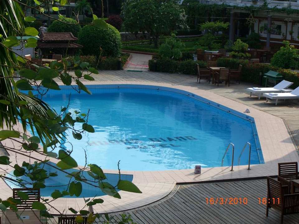 Pool Hotel Huong Giang