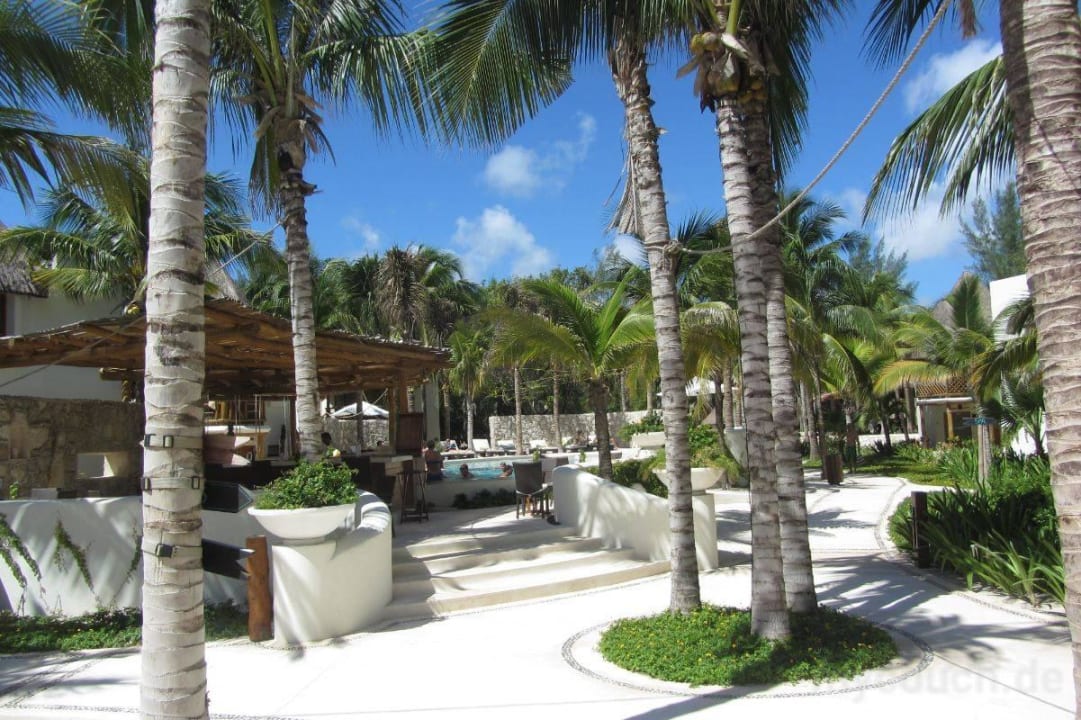 Itzy-Pool Mahekal Beach Resort