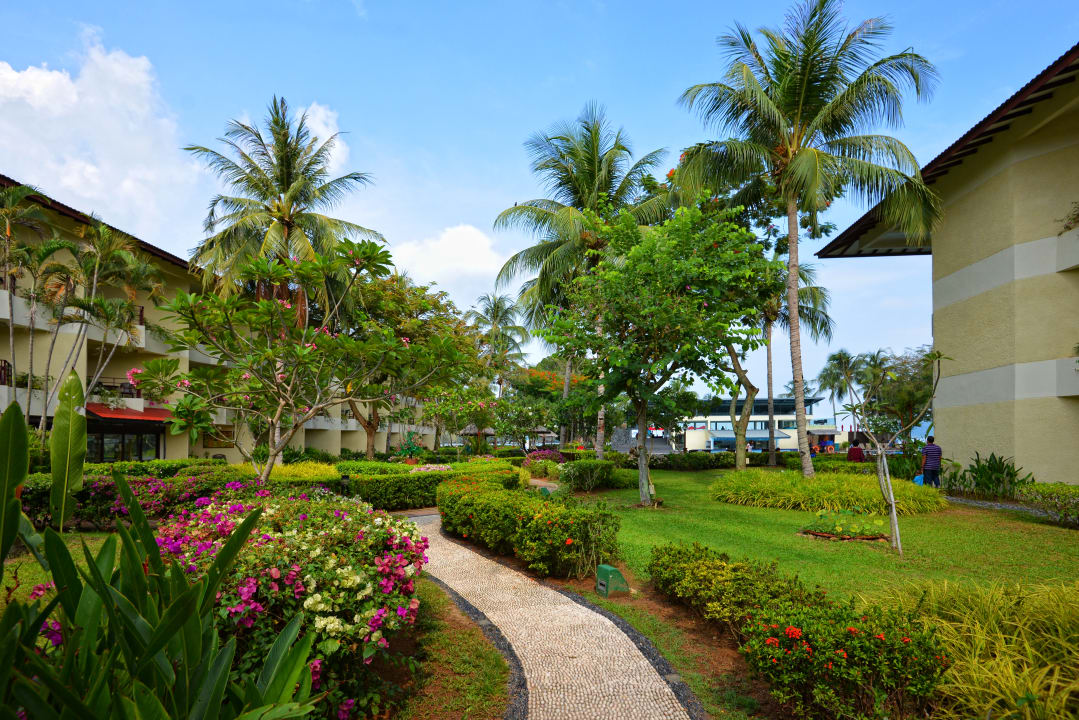Gartenanlage HOLIDAY VILLA BEACH RESORT & SPA LANGKAWI KEDAH