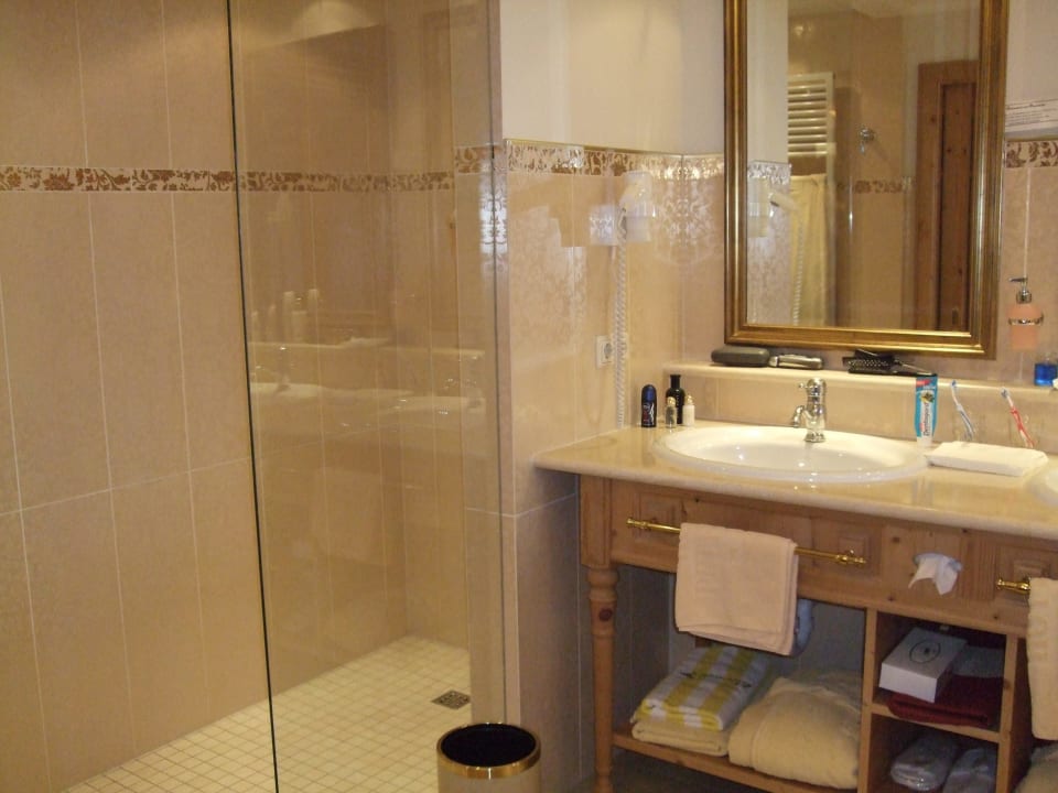 Bad mit begehbarer Dusche Wohlfühlresort Peternhof