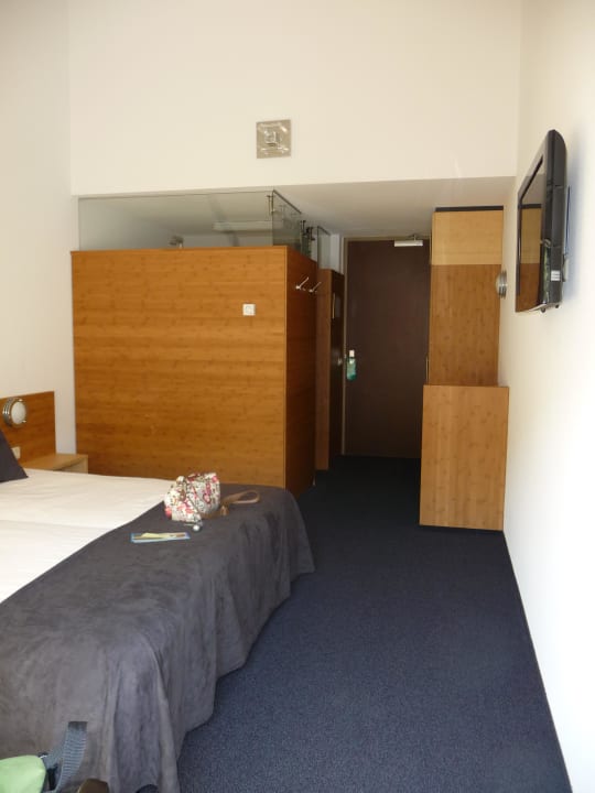 Blick vom Balkon ins Zimmer Duinhotel Zomerlust