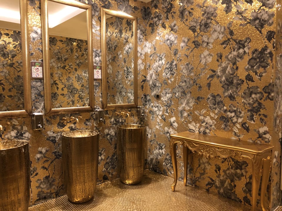 Sonstiges Azura Deluxe Resort & Spa Hotel