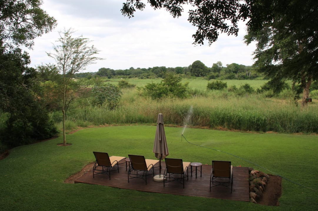 Entspannte Wildbeobachtung Hotel Protea Krüger Gate
