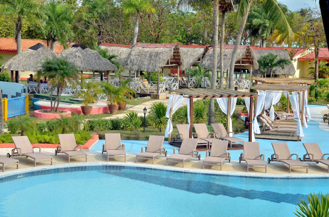 Main pool Starfish Cayo Guillermo